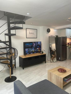 Saphir Townhouse 5 to 6 pax rooftop terrace, Cavite